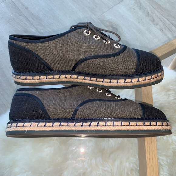 Chanel Sneaker Women’s size 38 1/2 (US 8.5) - Picture 3 of 8